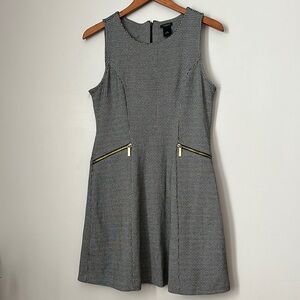 Ann Taylor factory, black and white Sleeveless Dress with Gold Accents size 10